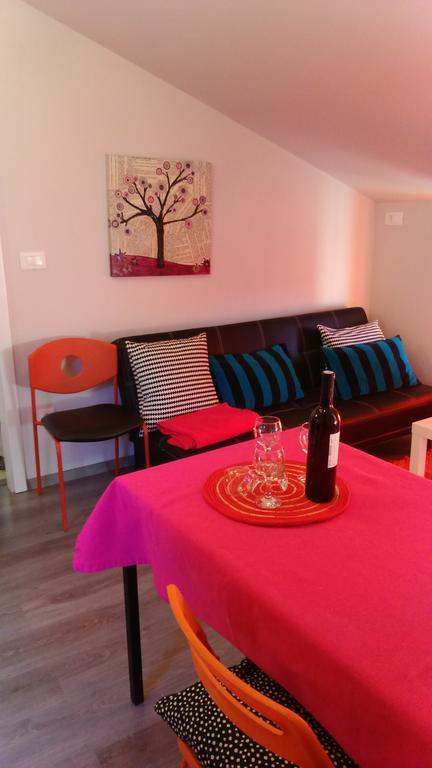 Orange Cube Apartment Rijeka Rom bilde